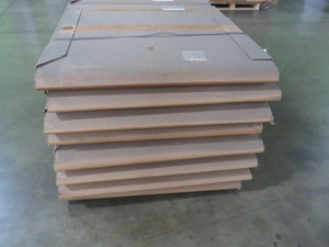 lot 4 image: Pallet of 8 Heavy Duty Gaylord Boxes