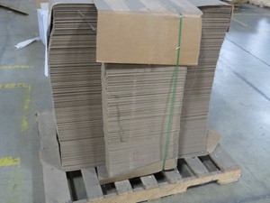 lot 14 image: Pallet of 22 x 16 x 1 12 Shipping Boxes
