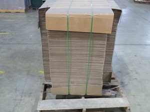 lot 15 image: Pallet of 22 x 16 x 1 12 Shipping Boxes