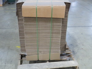 lot 17 image: Pallet of 22 x 16 x 1 12 Shipping Boxes