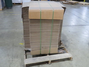 lot 20 image: Pallet of 22 x 16 x 1 12 Shipping Boxes