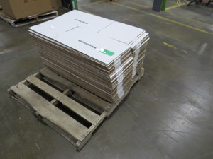lot 24 image: Pallet of 24 x14 x 3 12 Shipping Boxes