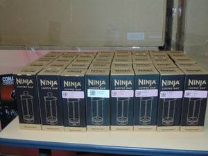 lot 20 image: 40 Pack Ninja Coffee Bar Easy Frother Ninja 5oz. Easy Frother Manual Frother