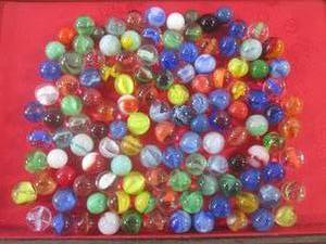 lot 4 image: (EC1) Jar of Assorted Vintage Marbl...
