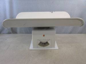 lot 13 image: (EW3) Vintage Detecto Baby Scale ...