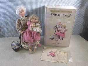 lot 33 image: (BS) Jacqueline Kent Collection Ret...