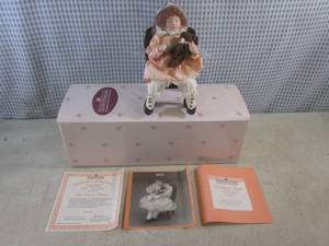 lot 38 image: (EW4) The Ashton-Drake Galleries Ha...