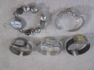 lot 55 image: (CNTR) 5 Wrist Watches Including St...