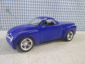 lot 58 image: (CNTR) Diecast 2000 Chevrolet SSR 1...