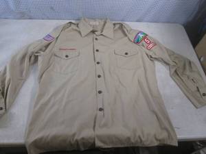 lot 64 image: (CSB) Official Boy Scouts Shirt wit...
