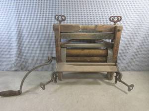lot 126 image: (FS) Antique Anchor Brand No 670 Cl...