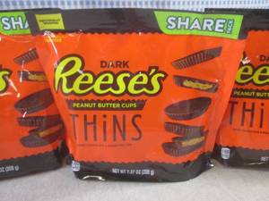 lot 166 image: (B-1) 3 Share Pack Bags Dark Reeses...