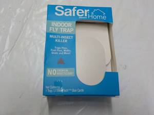 lot 15 image: Safer Indoor Fly Trap...