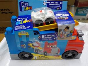 lot 17 image: Mega Bloks Construction Set...