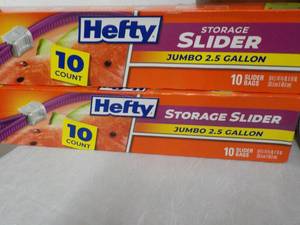 lot 118 image: 2 boxes Hefty Jumbo 2.5 Gallon Slid...