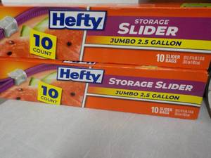 2 boxes Hefty Jumbo 2.5 Gallon Slid...