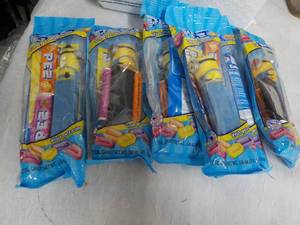 lot 146 image: 6 PEZ Dispensers and Candy...