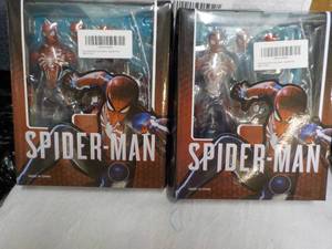 lot 150 image: 2 Spider-Man Figurines...
