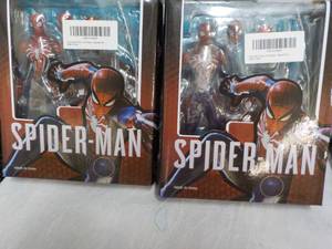 lot 151 image: 2 Spider-Man Figurines...
