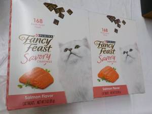 lot 159 image: 11 pkgs Purina Fancy Feast Savory C...