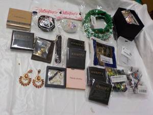 lot 188 image: Jewelry and More...