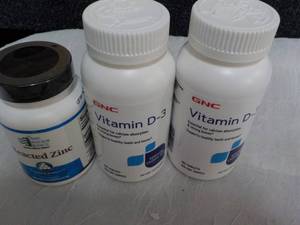 lot 206 image: 2 GNC Vitamin D3 and Reacted Zinc D...