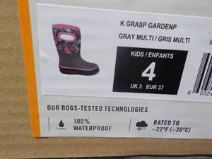 lot 216 image: Girls Boots size 4...