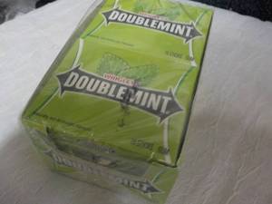 lot 228 image: Doublemint Gum 150 sticks...