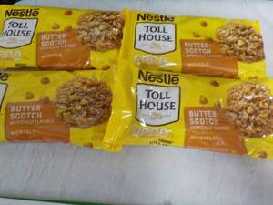 lot 257 image: 4 bags Nestle 11 oz Butterscotch Mo...
