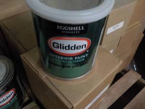 lot 277 image: 8 qts Glidden Paint- your choice of...