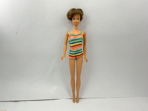 lot 6 image: Vintage Midge Barbie Doll