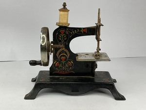 lot 8 image: German Antique Childs Sewing Machine