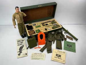 lot 42 image: 1964 G.I. Joe with Box and Accessories