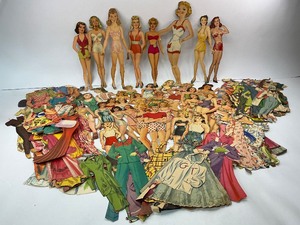 lot 44 image: Vintage Paper Dolls with 100s of Paper Outfits