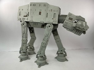 lot 75 image: 1981 Star Wars ESB Empire Strikes Back Imperial AT-AT Walker