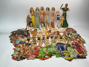 lot 93 image: Vintage Paper Dolls with 100s of Paper Outfits