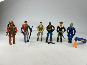 lot 99 image: 1990s G.I. Joe Action Figure Lot