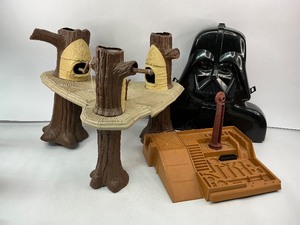 lot 108 image: Vintage Star Wars Ewok Village & Droid Factory Playset for Parts or Repair Plus Darth Vader Carrying Case