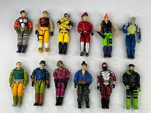 lot 137 image: Set of 12 1990s G.I. Joe Action Figures