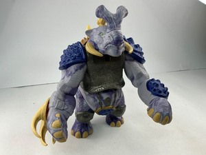lot 171 image: Small Soldiers Punch-it Action Figure