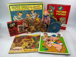 lot 181 image: Vintage Paper Dolls and Puzzles with Howdy Doody & Pull Toy