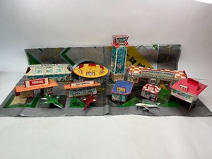 lot 204 image: 1970s Matchbox Airport Playset with 3 Airplanes
