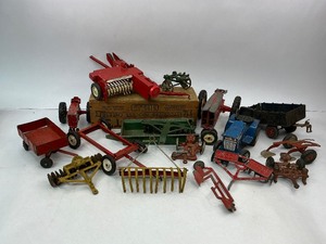lot 205 image: Tractor Junkyard Lot