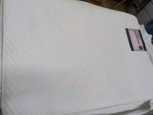 lot 16 image: Cotton Memory Foam Mat White 24 x 3...