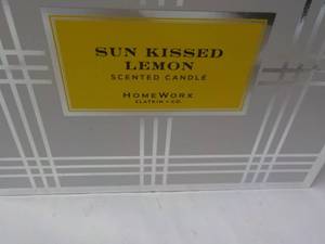 lot 40 image: 4 Wick Sun Kissed Lemon Scented Can...