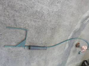 lot 47 image: Shephards Hook and Bird Feeder 8 f...