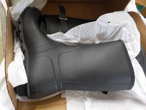 lot 68 image: Hunter Rubber Boots size 9...
