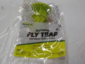 lot 78 image: Outdoor Fly Trap...