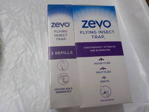 lot 106 image: Zevo Flying Insect Trap and 2 Refil...