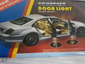 lot 152 image: COUATGSY Door Light...